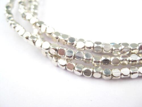 Abgerundete glänzende silberne Würfel Perlen 3 mm weißes Metall 24 Zoll Strang - Bild 1 von 2