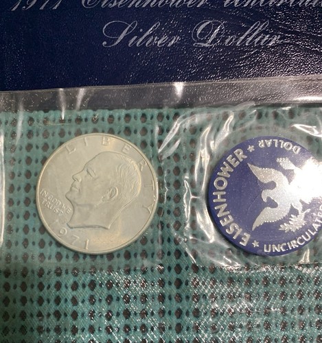 SIX (6) 1971 Eisenhower UNC 40% Silver dollars - blue envelopes - Picture 12 of 13