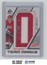 2010-11 SP Game Used Team Marks Auto Patch Luc Robitaille Auto /50 #TM-LR