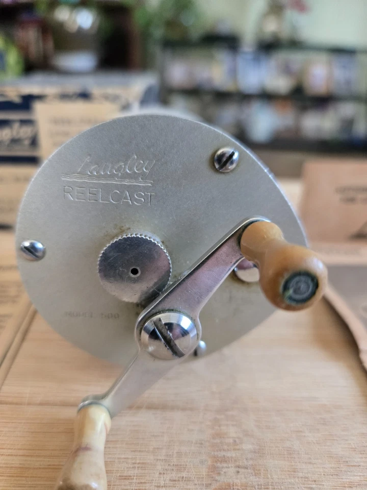 Langley reelcast level winding casting reel , model r-500 - Image 2 of 4