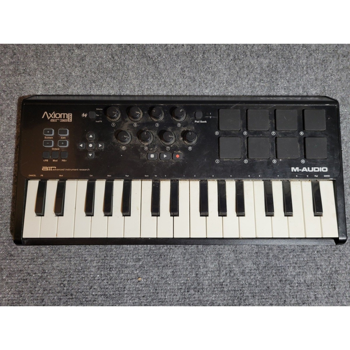 M-Audio Axiom Air Mini 32 USB MIDI Keyboard Controller 8 Pads 8 