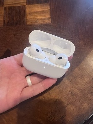 Apple AirPods Pro 2nd Generation with MagSafe Wireless Charging Case (USB - C)