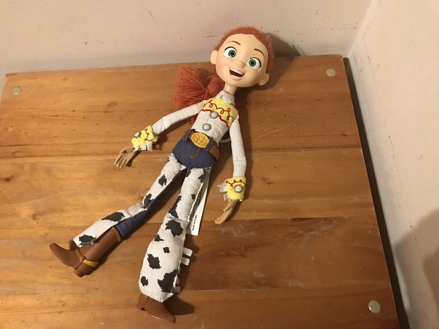 pull string jessie doll