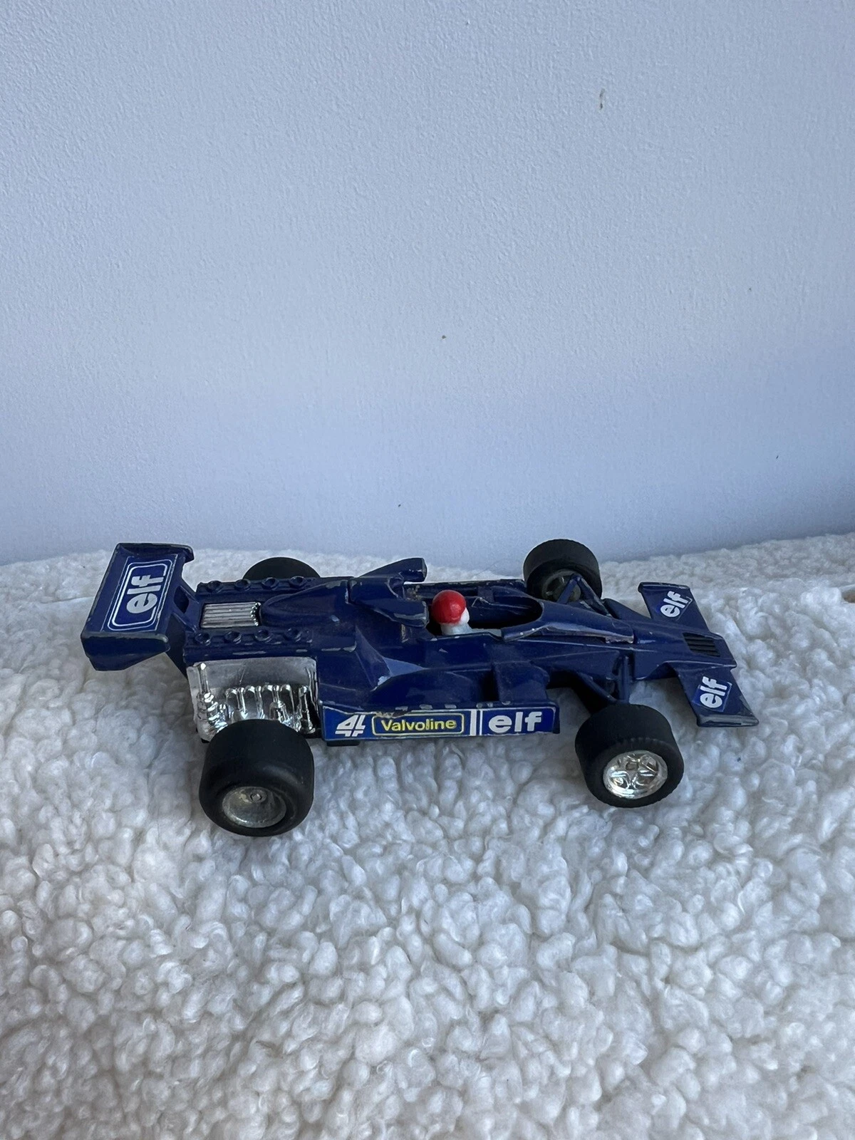 Picture 2 of 5
