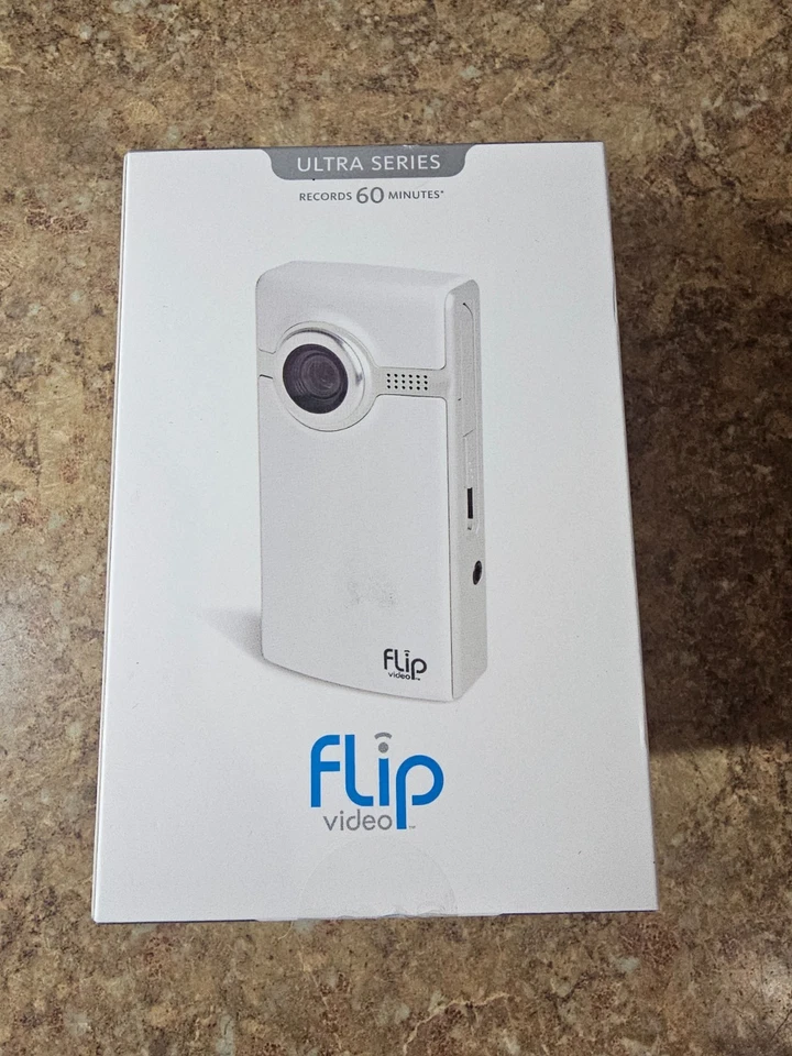 Flip Video Ultra Series White & Silver 2GB 60 Minutes 2007 USB Camcorder NEW - Image 4 of 4