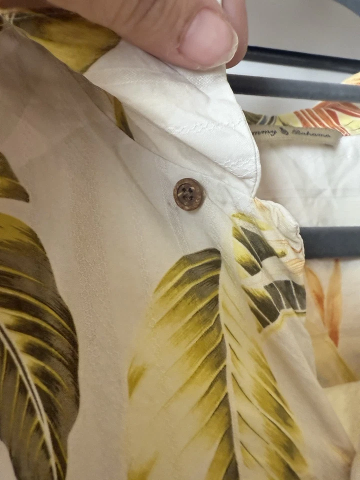 Tommy Bahama Shirt Mens L Hawaiian Button Up Short Sleeve Silk - Image 4 of 4