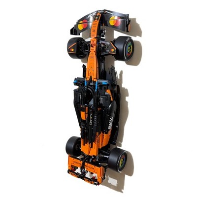 Wandhalterung für LEGO Technic McLaren MCL39 F1 Auto (Set 42228)