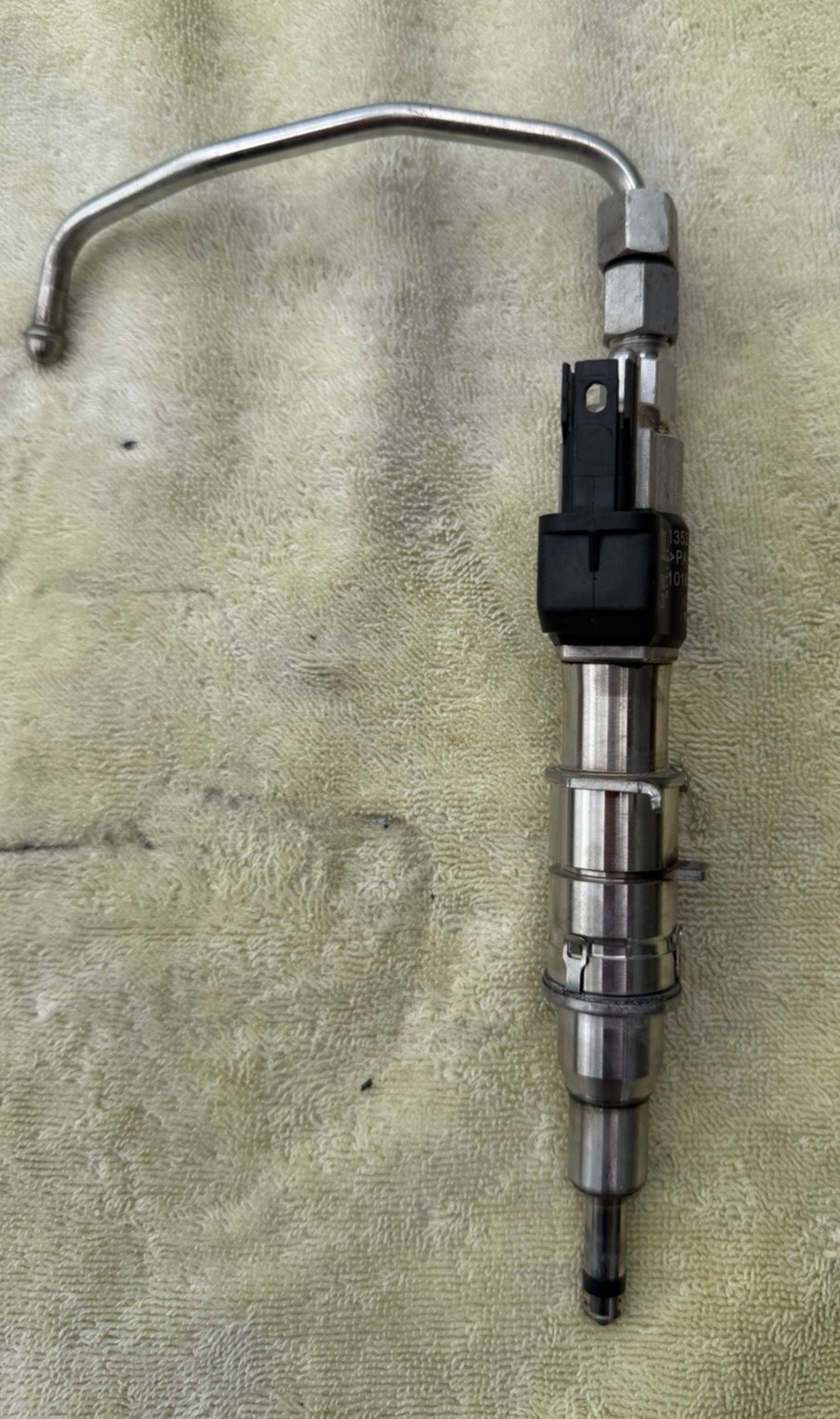 Rolls-Royce Ghost Fuel injector P/N 13537585261