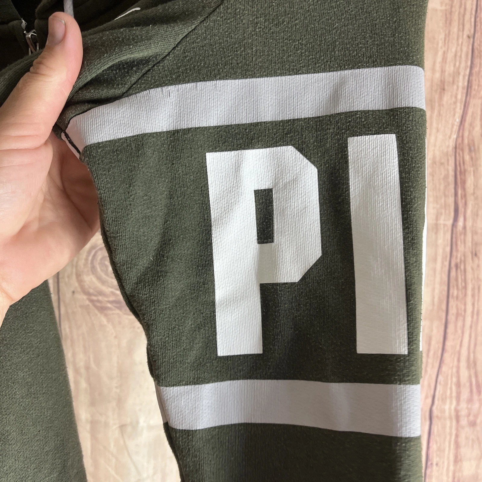 UNDERCOVER Felpa donna rosa Victoria Secret verde con cappuccio e zip taglia media