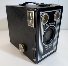 Vtg Eastman Kodak Brownie Target Six-16 Box Camera 5" Retro Photography Decor