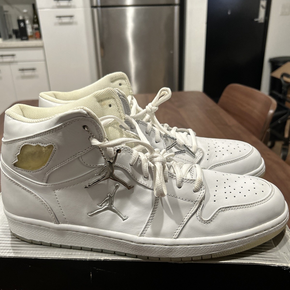 Vintage Air Jordan Retro 1 White Metallic Silver 2002  display picture 2