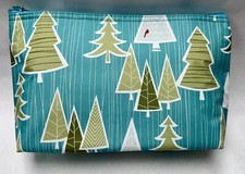 Thirty One medium thermal zipper pouch a whimsical winter