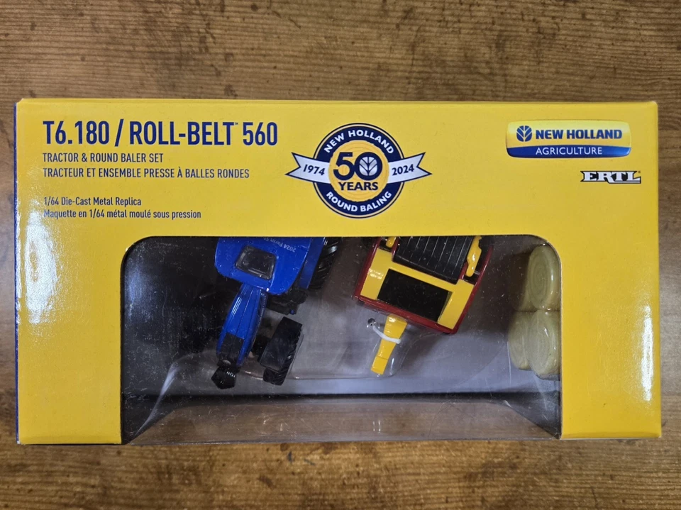 ERTL New Holland T6. 180/ Roll-Belt 560 Tractor & Round Baler Set Diecast, New - Image 2 of 4
