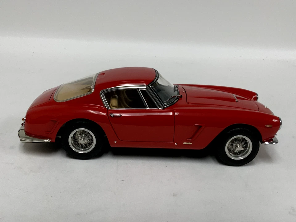1/18 CMC Ferrari 250 GT Berlinetta Passo Corto ( SWB ) 1961 in Red M-46 CF386 - Image 3 of 4