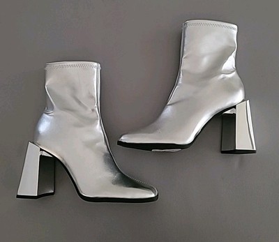 Gianni Bini Women's Border-Line Silver Metallic Block Heel Booties 7M