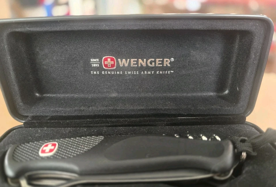 Cuchillo Wenger Swiss Army Ranger 61 con estuche rígido y manual - NUEVO retirado Foto 4 de 4