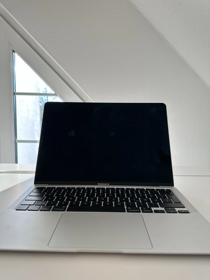 Apple MacBook Air 13 Zoll (256GB SSD, M1, 8GB) Laptop - Silber - 2020 wie neu