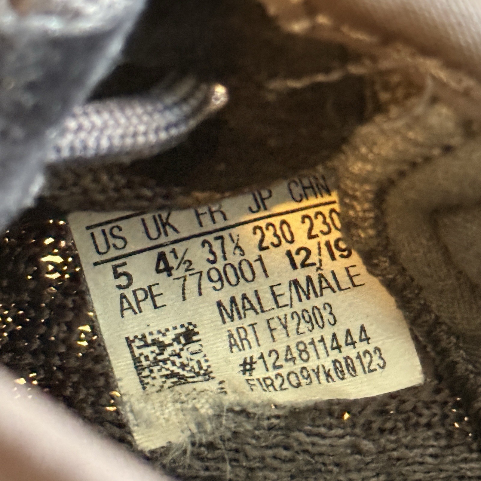 Adidas Yeezy 500 Utility Black F36640 Men’s/Women’s Size 5 Pre-Owned thumbnail 6