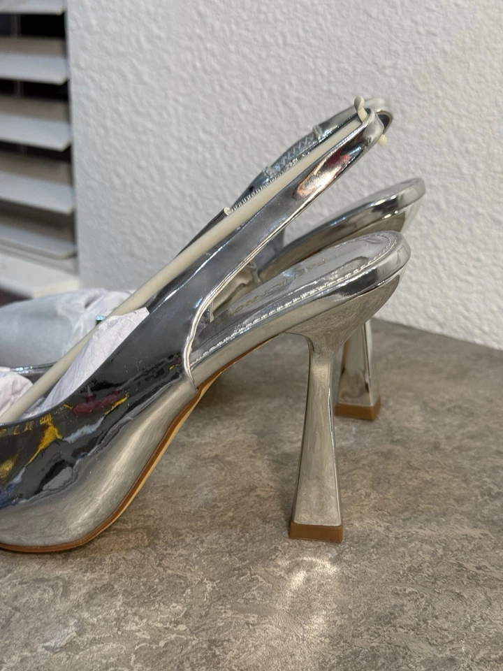 Zapatos de salón Fashion Nova Lavish Lover con cordones - plateados talla 10 Foto 4 de 4