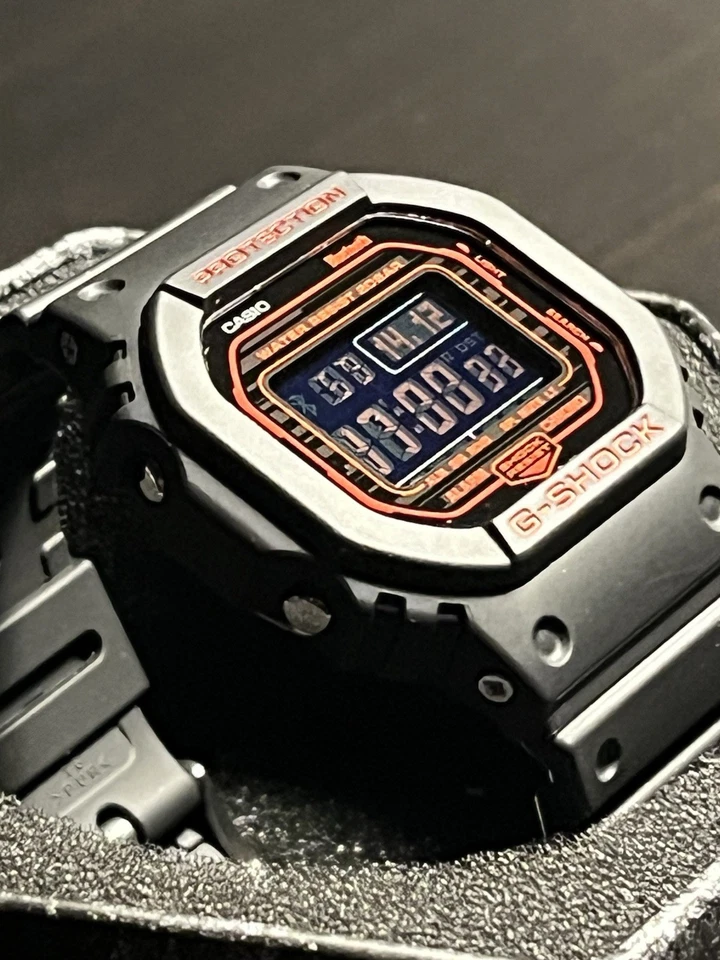 Casio G-Shock DW-B5600G-1 Bluetooth Modul 3509 * Mit Extra Großes Zubehörpaket - Bild 2 von 4