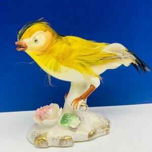 Goldfinch figurine vtg porcelain Ardalt artware real gold feathers flower statue