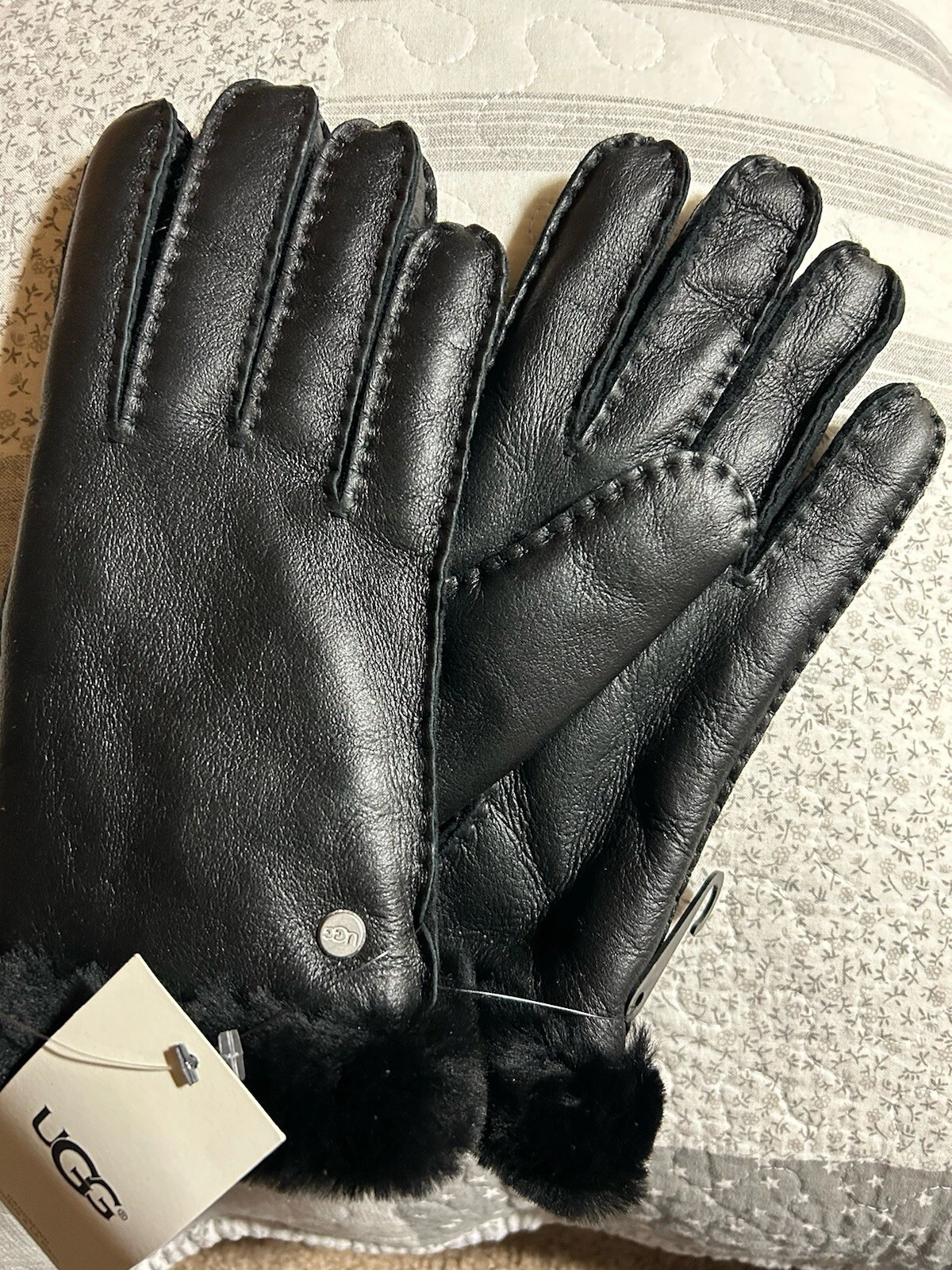 UGG women's Sheepskin Leather Gloves Large Black