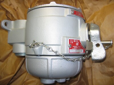 Appleton OFCN125-MU2 2-Circuit Control Station Pilot Duty Momentary Switch On/Of