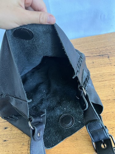ποΈ BLACK LEATHER LARGE BUCKET BAG TOTE HANDBAG BLACK - Picture 5 of 9