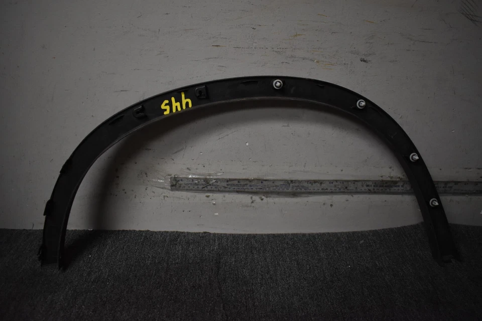 BMW X1 2016 guardabarros trasero derecho acampanado OEM de fábrica Foto 4 de 4