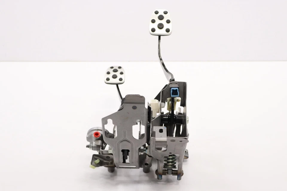 2022 - 2025 SUBARU WRX MANUAL TRANSMISSION CLUTCH & BRAKE FOOT PEDAL OEM - Image 2 of 4