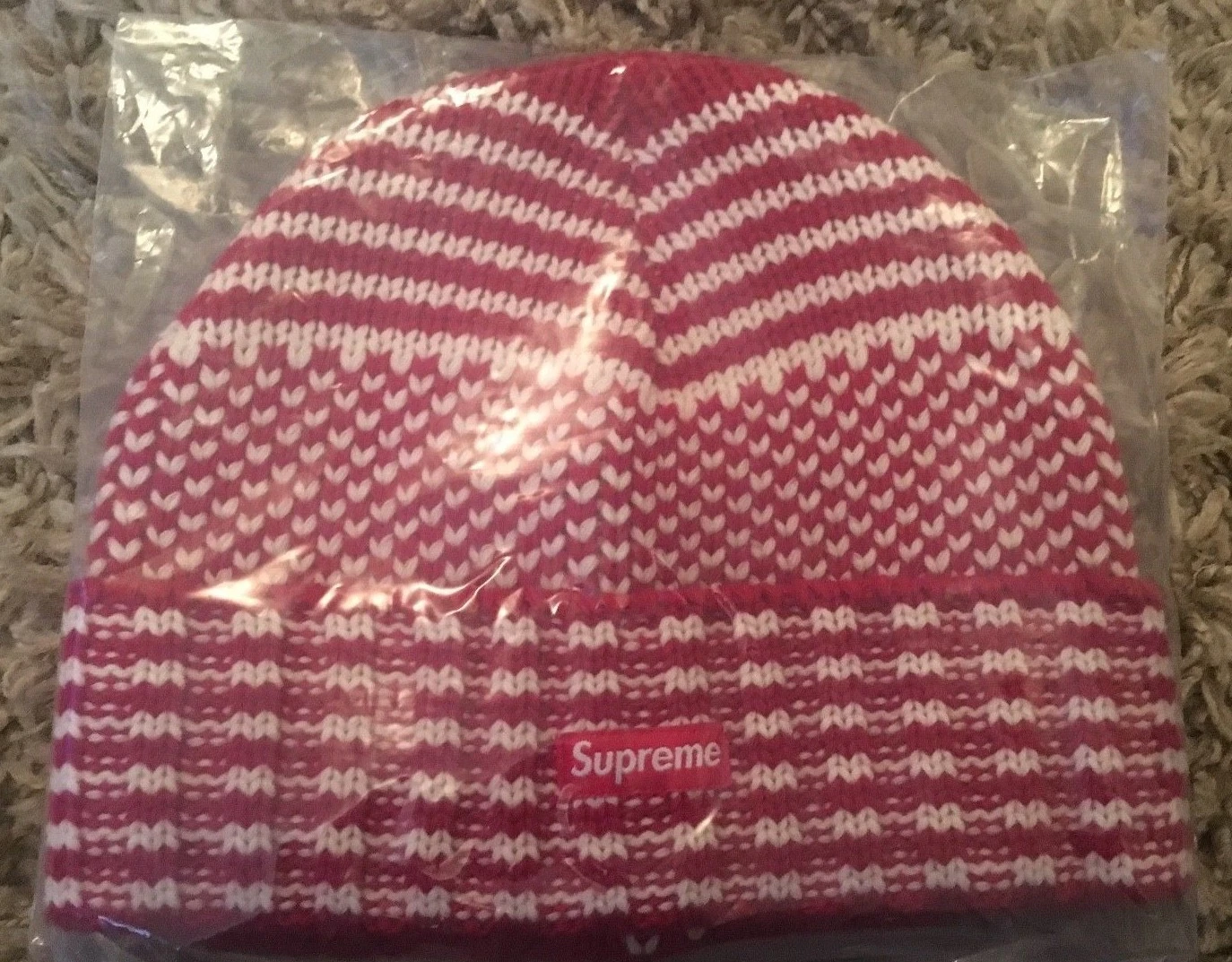 BOITE SUPRÊME LOGO BONNET TRICOTÉ (ROUGE) DEADSTOCK TRÈS RARE