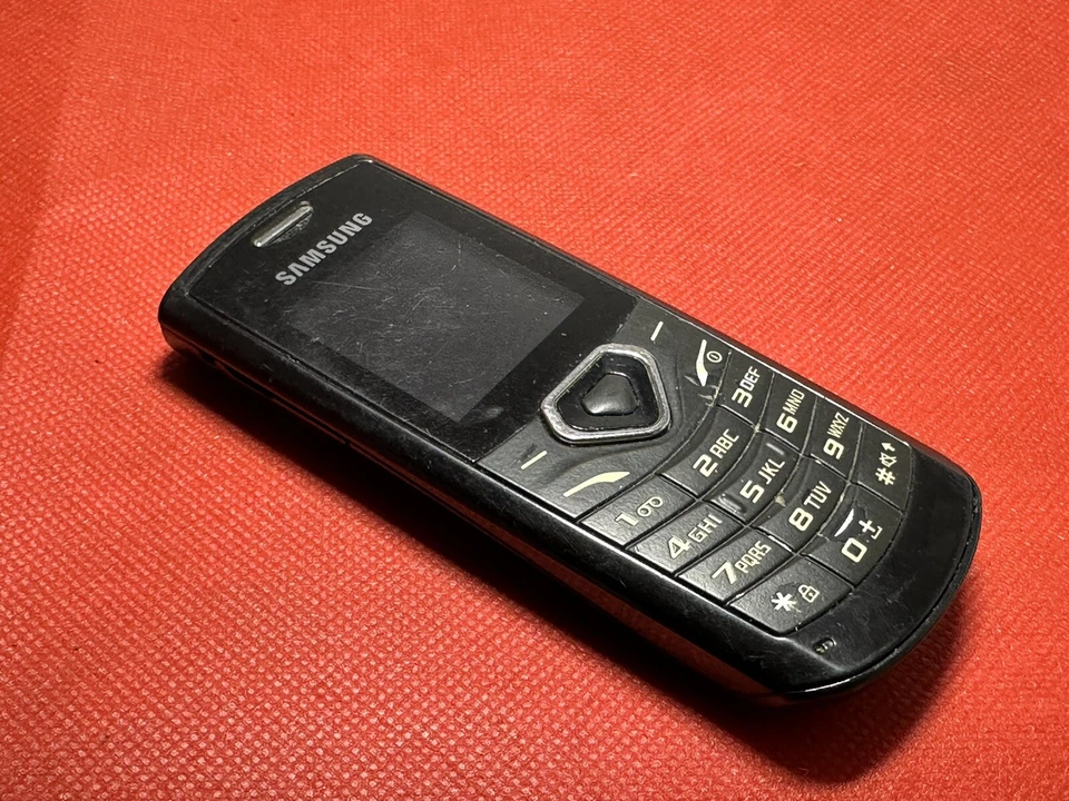 Samsung GT-E1170 Black (Unlocked) Mobile Phone, photo 1 of 5