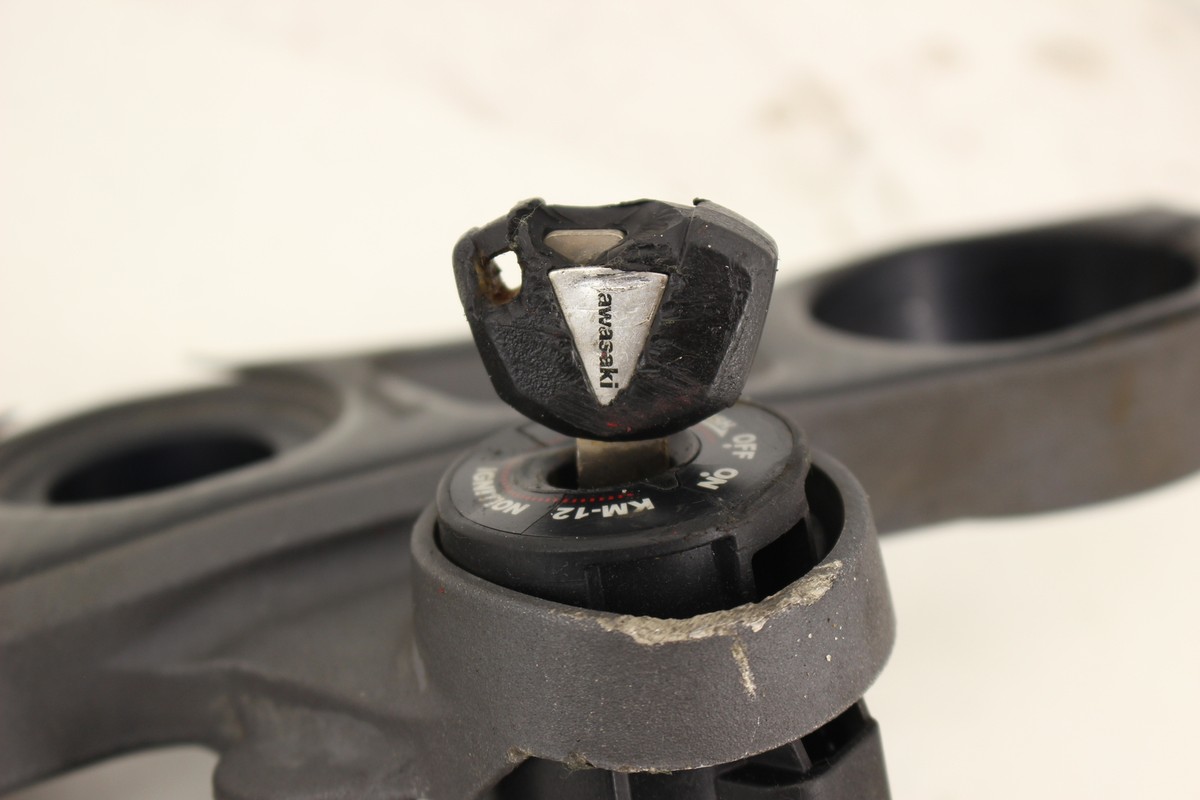 2012 Kawasaki Ninja Zx10r Zx1000j Forks Upper Triple Tree