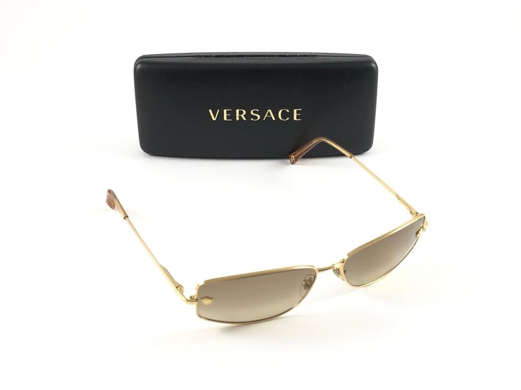 希少 VERSACE sunglasses clear ゴールド vintage s-l1200.jpg