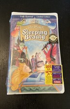 1997 Sleeping Beauty Limited Edition Clamshell VHS Disney Masterpiece Sealed