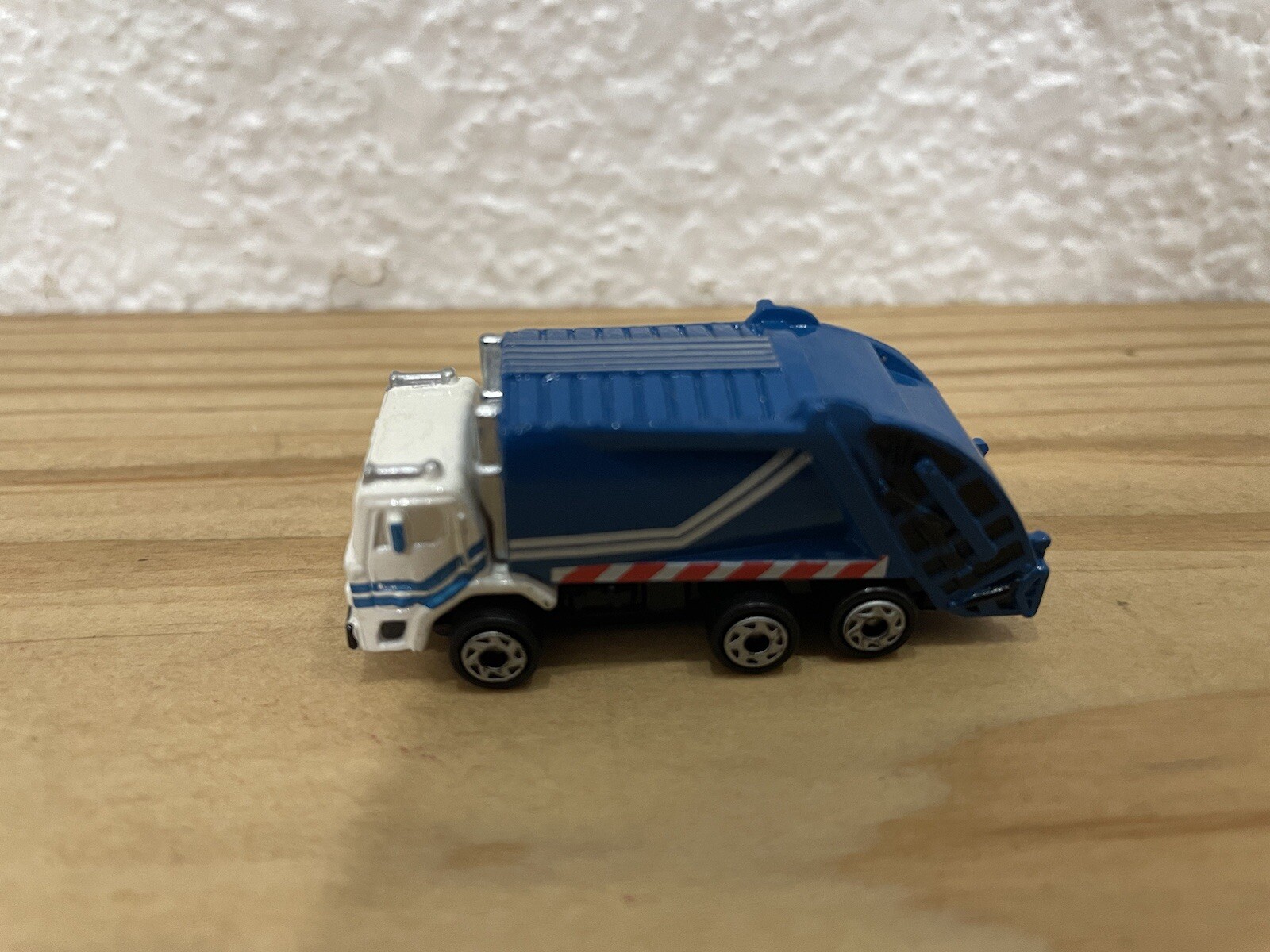 Picture 2 of 4