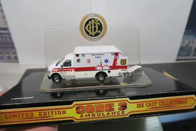未使用 CODE3 AMBULANCE DIE CAST ミニカー CODE 3 EMS CHICAGO FIRE DEPT FORD E 350 AMBULANCE #12056