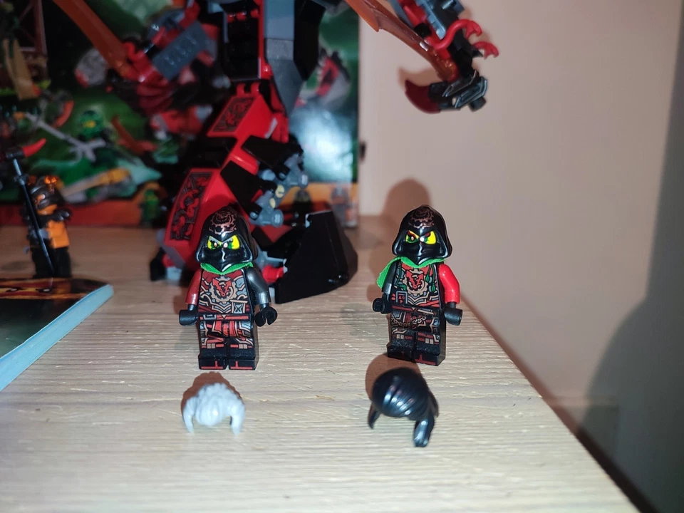 LEGO Ninjago 70626 Dawn of Iron Doom, foto 2 di 5