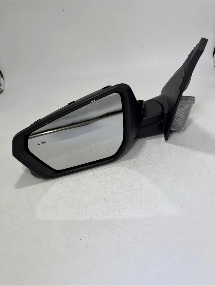 2022 Chevrolet Equinox LT - Passenger Side Mirror - Image 3 of 4