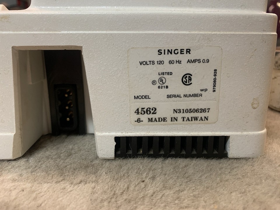 Singer 4562 Sewing Machine Excellent Condition Serviced + Tested New ...