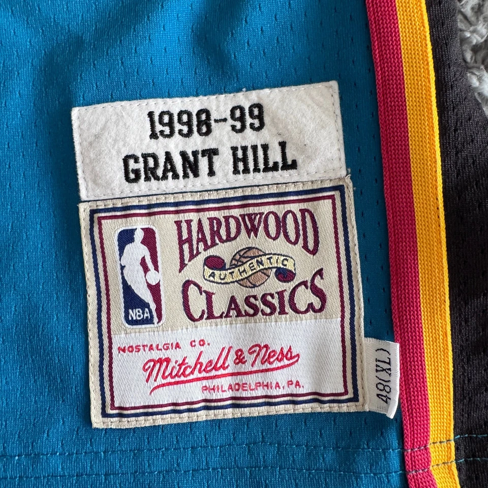 Подлинная футболка Mitchell & Ness Grant Hill Pistons 98-99 выездная бирюзовая на заказ 44 - Изображение 2 из 4