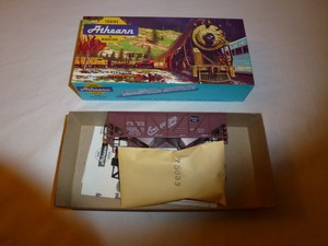 Vintage-1987-Athearn-CB-amp-Q-34-039-C-S-Hopper-Model-Train-Car-HO-5422