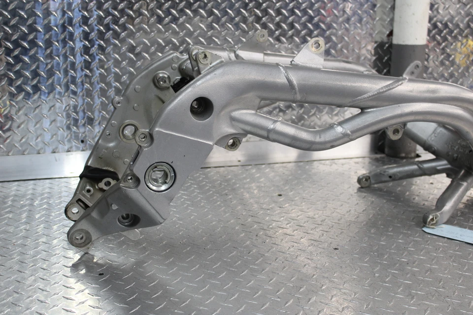 Triumph Speed 2001 triple cuadro chasis registro EZ Foto 2 de 4