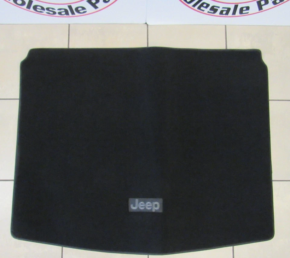 Kit de alfombrilla de alfombra negra Jeep Compass NUEVO OEM MOPAR Foto 2 de 4