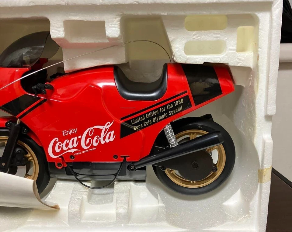 Motocicleta de radiocontrol Coca-Cola 1988 Juegos Olímpicos de Seúl - Edición limitada, de colección Foto 3 de 4