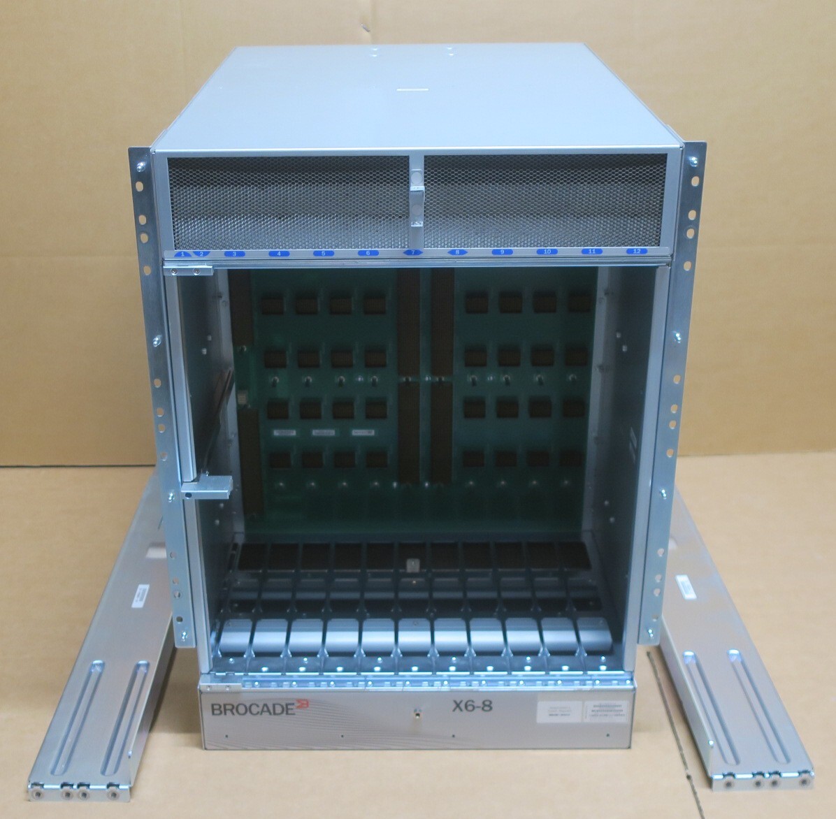 Brocade X6-8 8-Slot Gen6 Director 14U Rack-Mountable Switch Blade