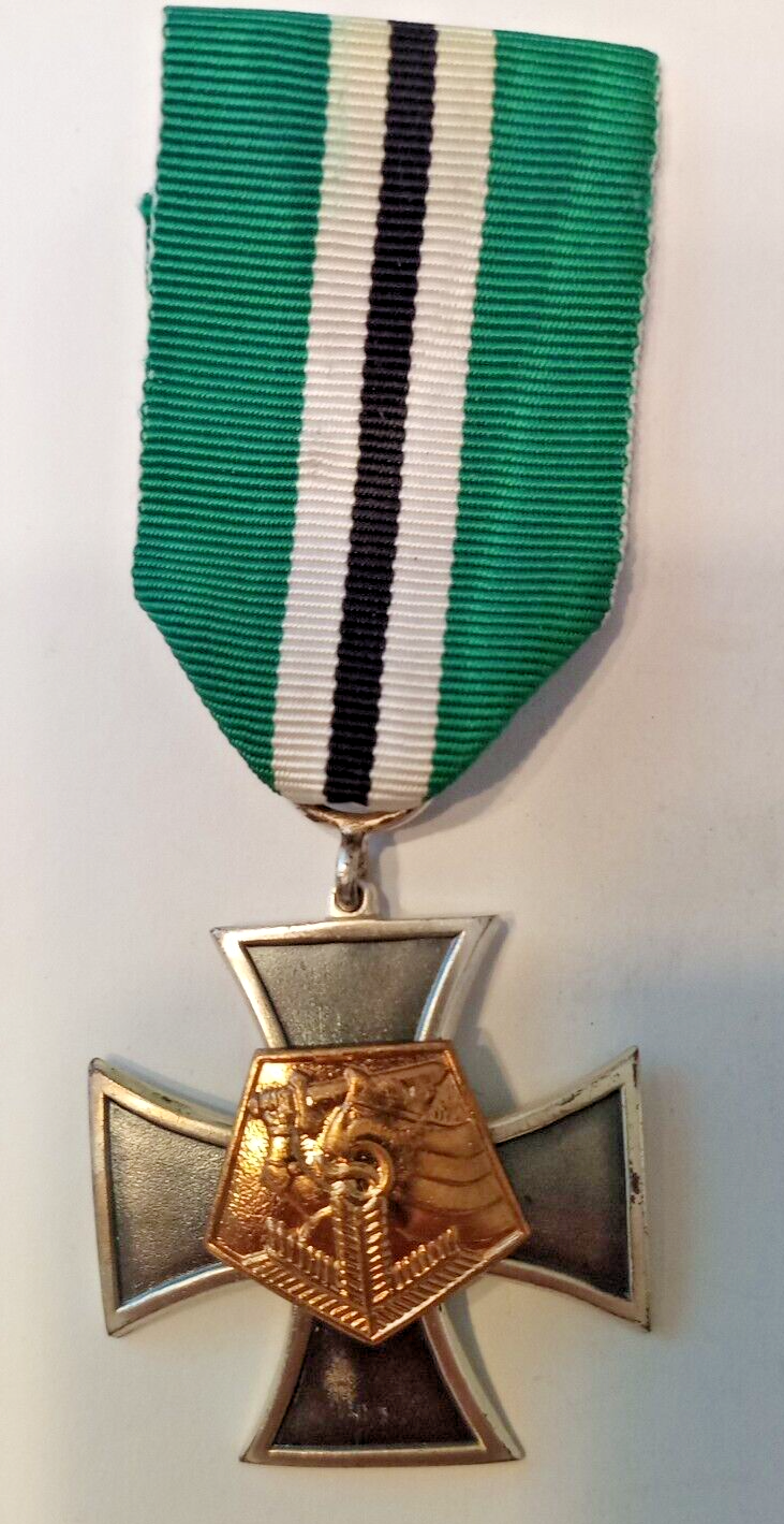 Foto 1 di 2