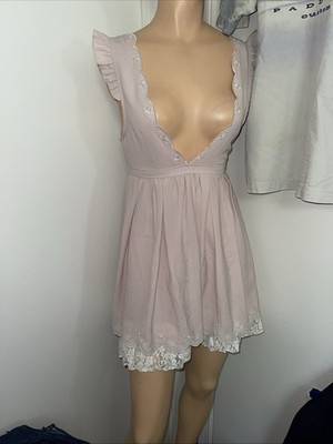 LIZ LISA innocent Yet Sexy Plunge V-neck Scalloped Lace Flare Dress Size 0 XXS