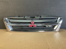 2001 2002 Mitsubishi Montero Front Upper Grill Grille Ae3732 Dg