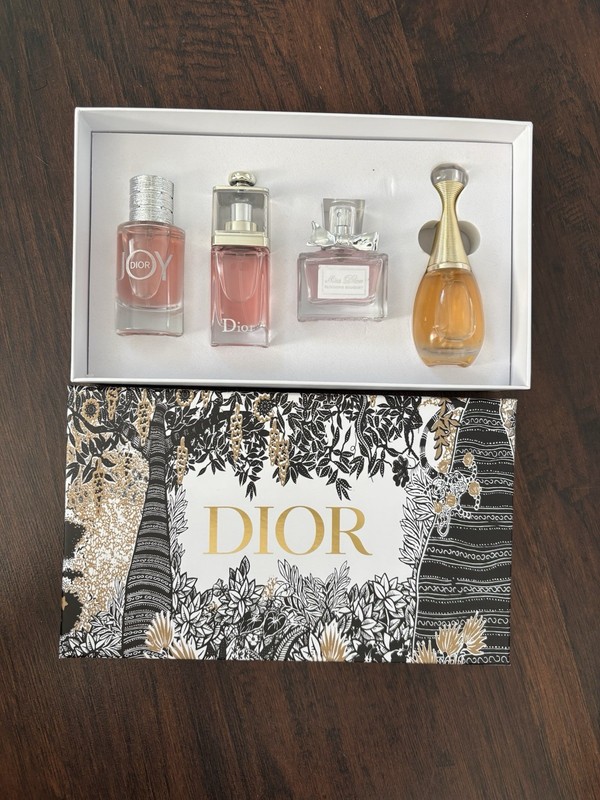 Dior Mini Perfume Bottle Miniatures Set of 4 in Dior Gift Box